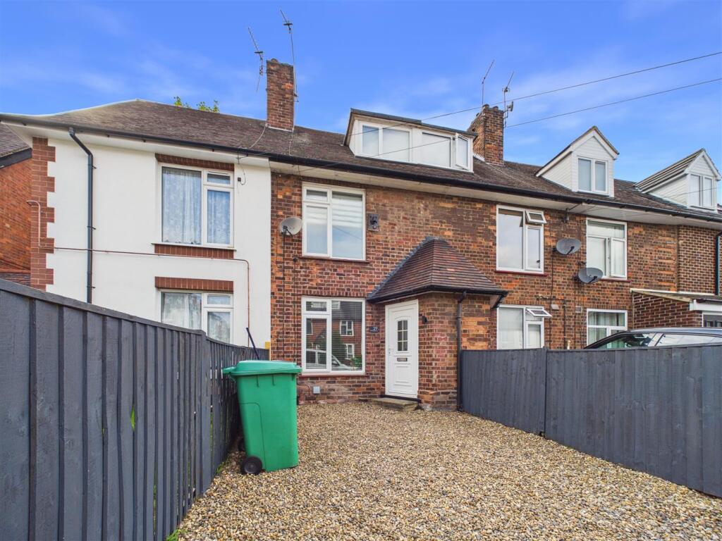 3 bed Mid Terraced House for rent in Nottingham. From David James Estate Agents - Mapperley 3 bed Mid Terraced House for rent in Nottingham. From David James Estate Agents - Mapperley