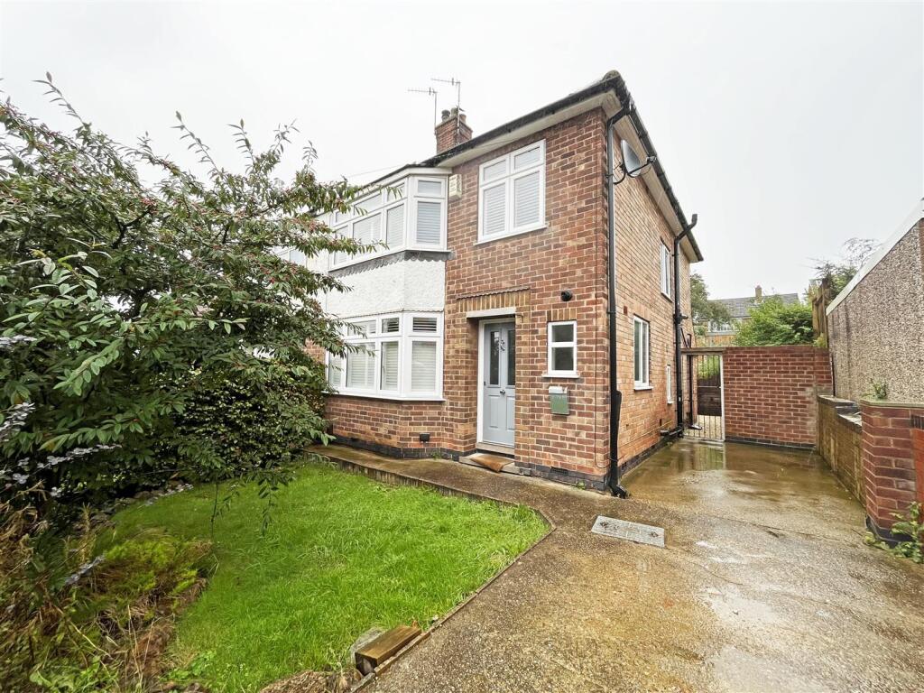 3 bed Semi Detached for rent in Nottingham. From David James Estate Agents - Mapperley