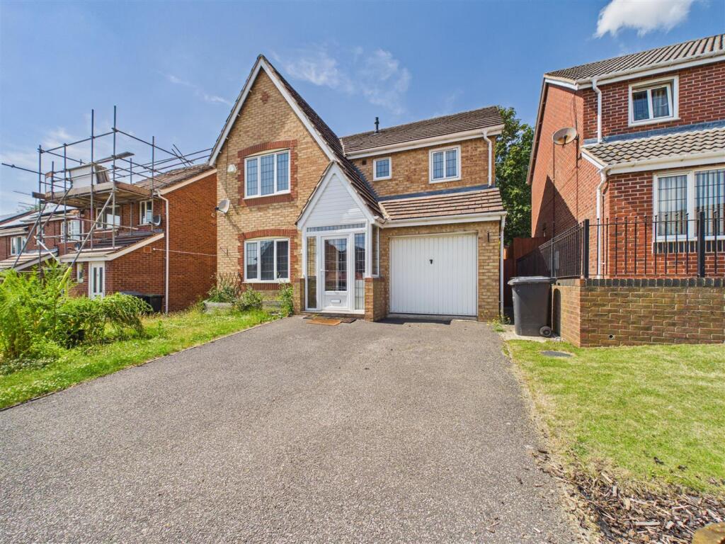 4 bed Detached for rent in Nottingham. From David James Estate Agents - Mapperley 4 bed Detached for rent in Nottingham. From David James Estate Agents - Mapperley