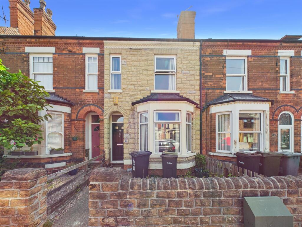 3 bed Mid Terraced House for rent in Arnold. From David James Estate Agents - Mapperley