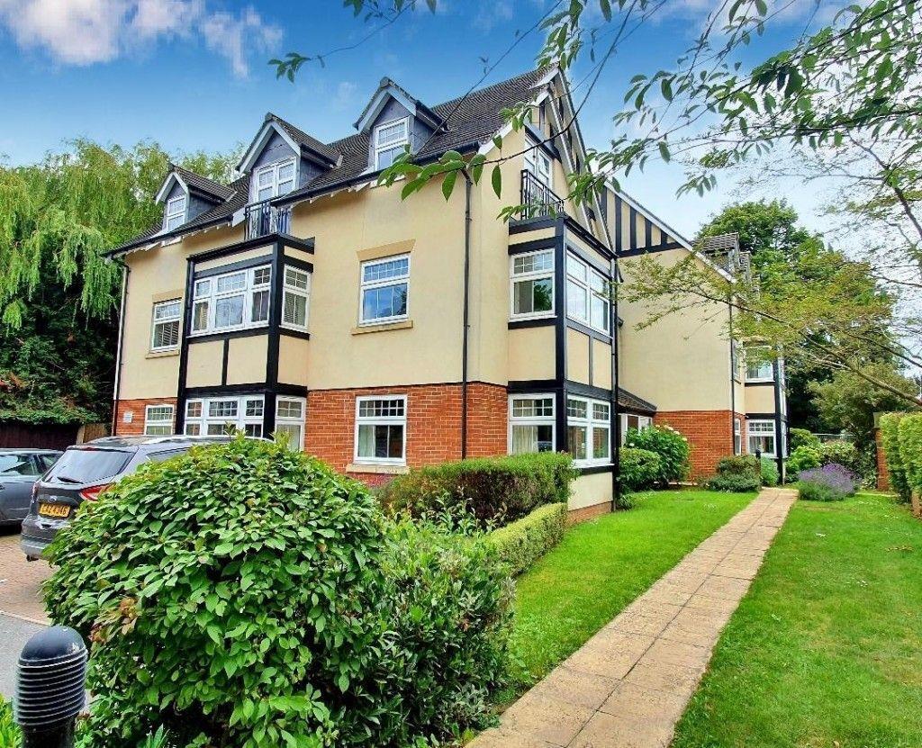 2 bed Apartment for rent in Nottingham. From David James Estate Agents - Mapperley