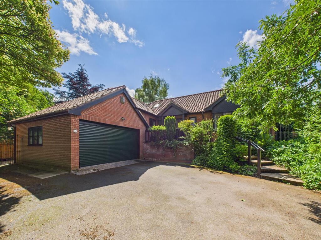 5 bed Detached bungalow for rent in Woodborough. From David James Estate Agents - Mapperley