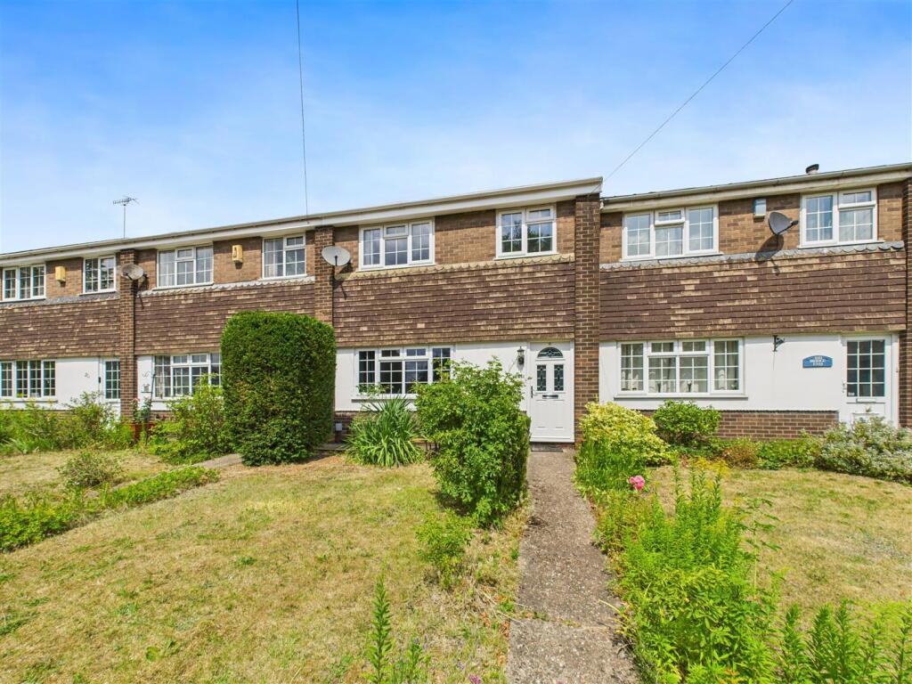 3 bed Mid Terraced House for rent in Nottingham. From David James Estate Agents - Mapperley