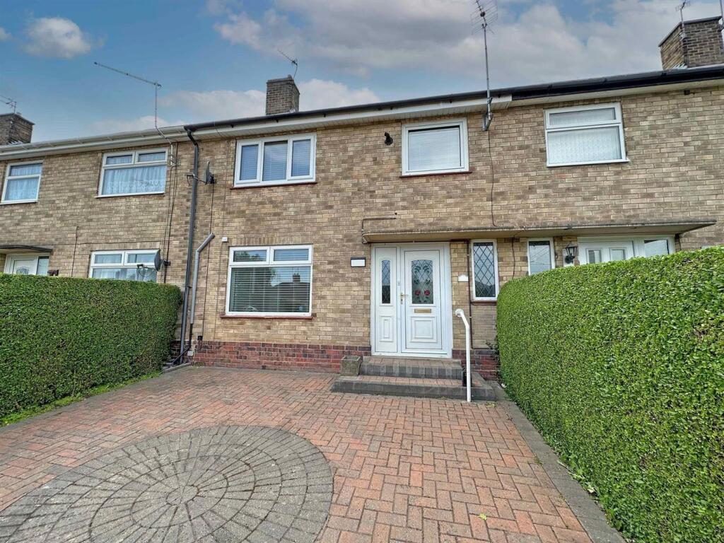 3 bed Mid Terraced House for rent in Nottingham. From David James Estate Agents - Mapperley