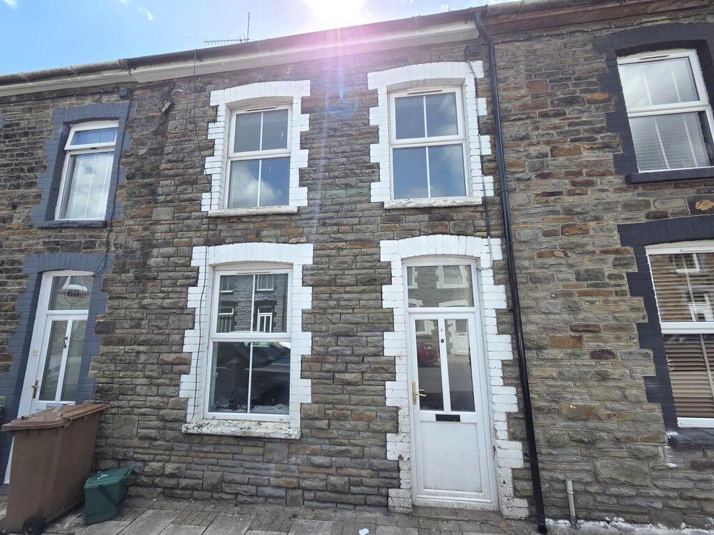 2 bed Mid Terraced House for rent in Abertridwr. From Diamonds - Caerphilly