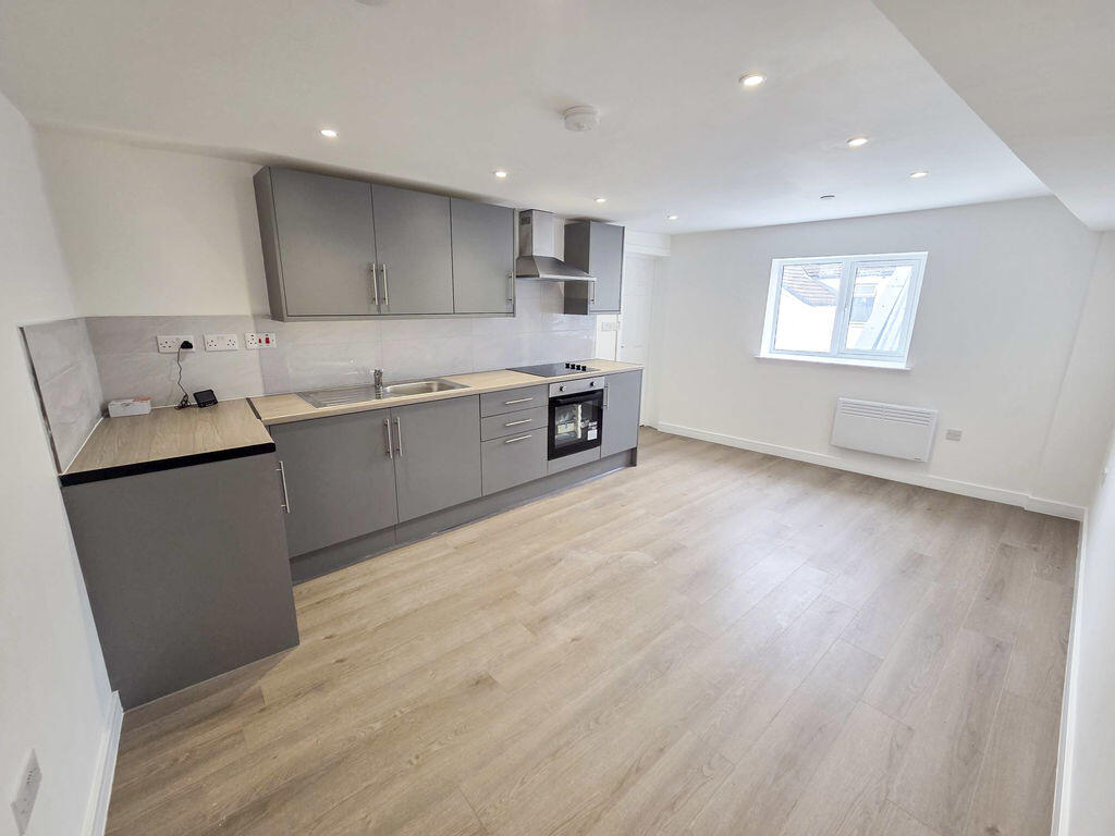1 bed 1st Floor Flat for rent in Caerphilly. From Diamonds - Caerphilly 1 bed 1st Floor Flat for rent in Caerphilly. From Diamonds - Caerphilly