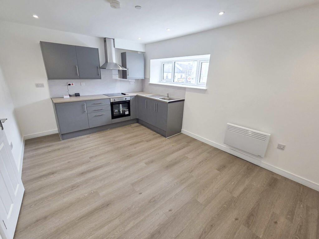 1 bed 1st Floor Flat for rent in Caerphilly. From Diamonds - Caerphilly 1 bed 1st Floor Flat for rent in Caerphilly. From Diamonds - Caerphilly