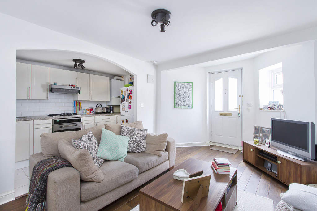 1 bed Ground floor maisonette for rent in London. From Fishneedwater - London 1 bed Ground floor maisonette for rent in London. From Fishneedwater - London