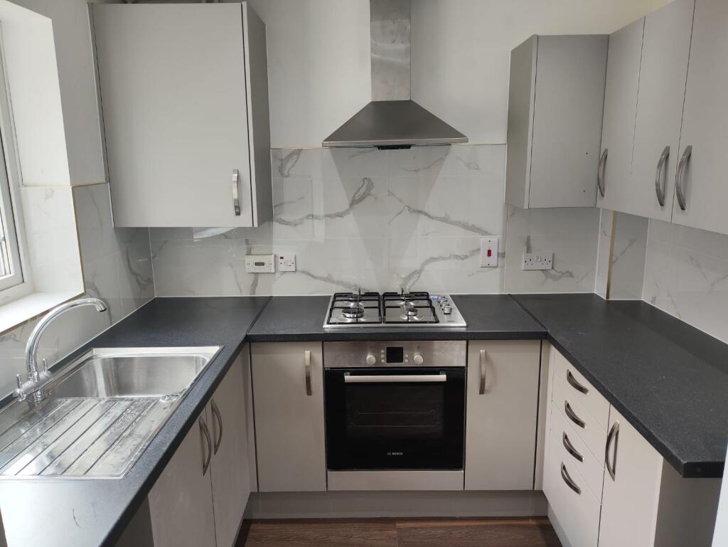 3 bed Mid Terraced House for rent in Birmingham. From Dixons Lettings - Bearwood