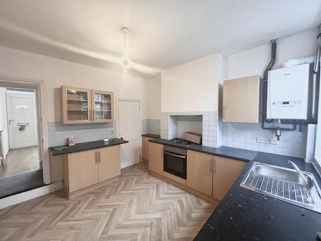 3 bed Mid Terraced House for rent in Smethwick. From Dixons Lettings - Bearwood