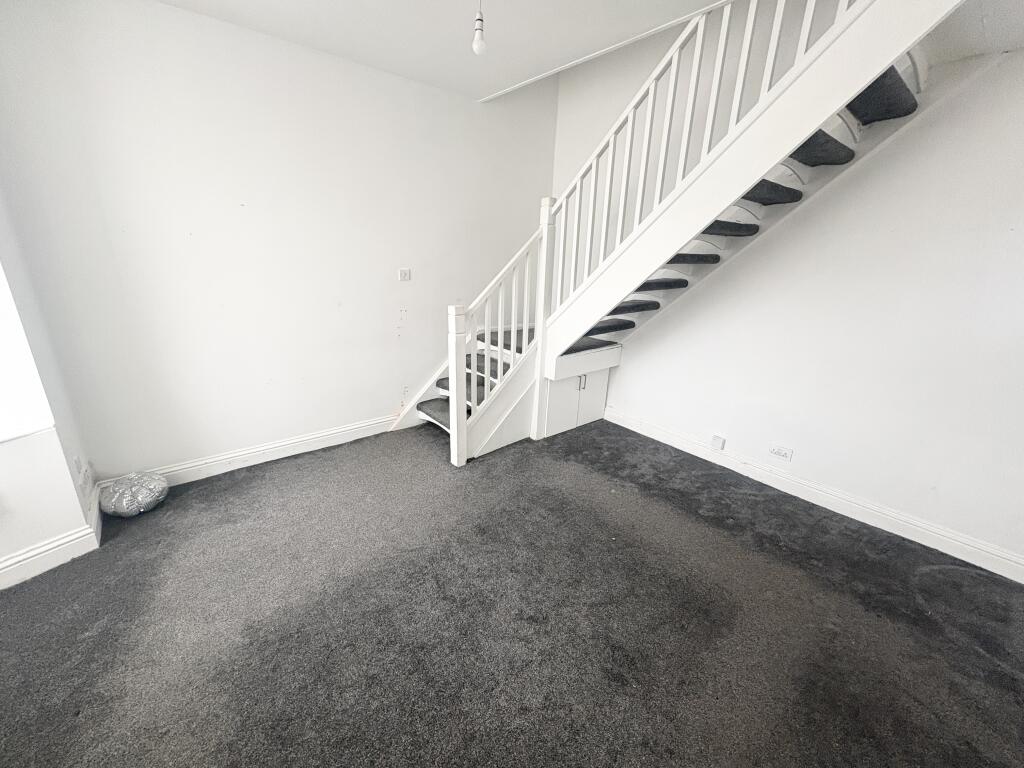 2 bed End of Terrace for rent in Smethwick. From Dixons Lettings - Bearwood 2 bed End of Terrace for rent in Smethwick. From Dixons Lettings - Bearwood