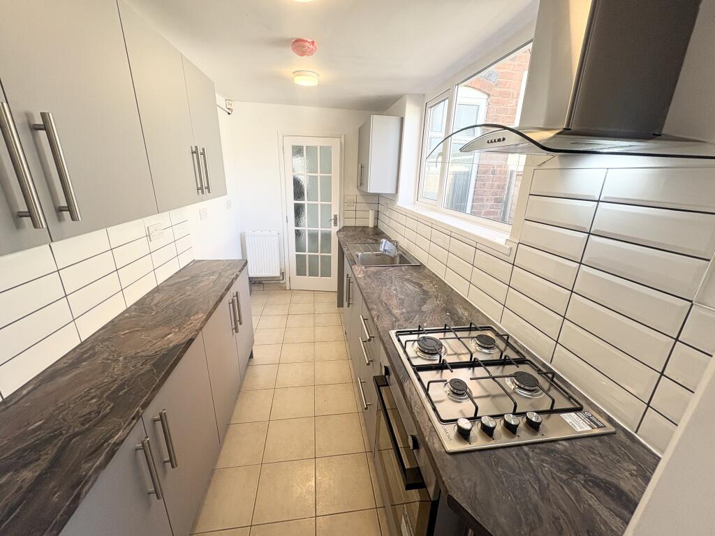 2 bed Mid Terraced House for rent in Smethwick. From Dixons Lettings - Bearwood 2 bed Mid Terraced House for rent in Smethwick. From Dixons Lettings - Bearwood
