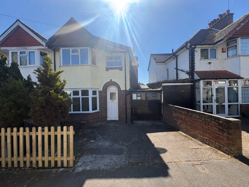 3 bed Semi Detached for rent in Smethwick. From Dixons Lettings - Bearwood