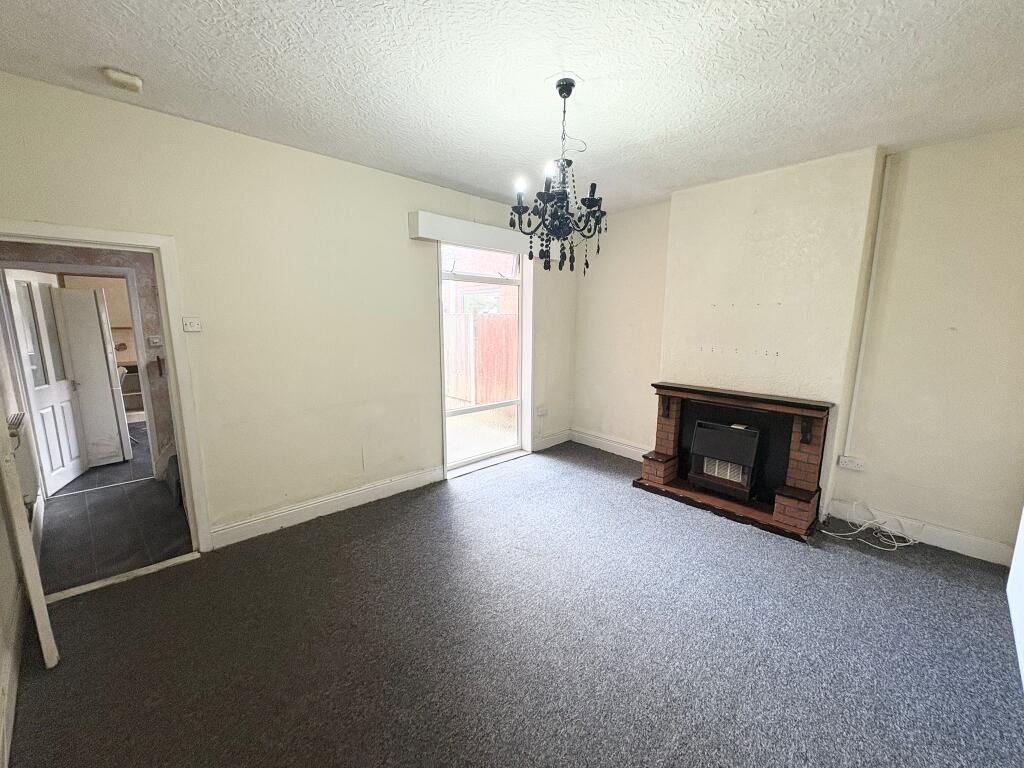 3 bed Mid Terraced House for rent in Smethwick. From Dixons Lettings - Bearwood 3 bed Mid Terraced House for rent in Smethwick. From Dixons Lettings - Bearwood