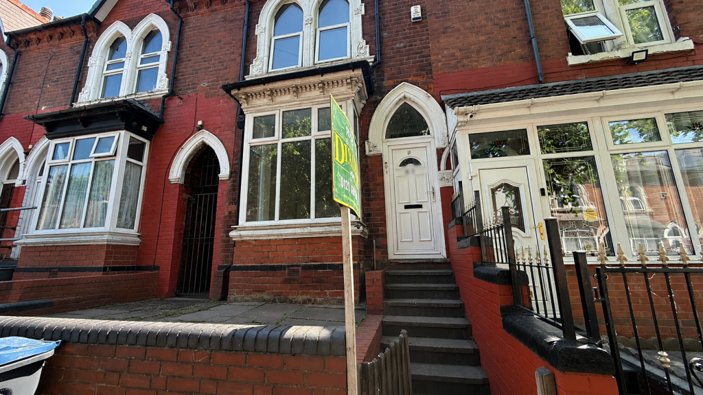 3 bed Mid Terraced House for rent in Smethwick. From Dixons Lettings - Bearwood