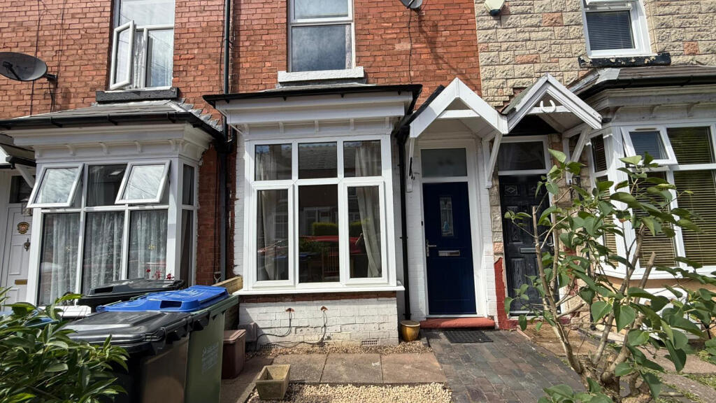 2 bed Mid Terraced House for rent in Smethwick. From Dixons Lettings - Bearwood 2 bed Mid Terraced House for rent in Smethwick. From Dixons Lettings - Bearwood