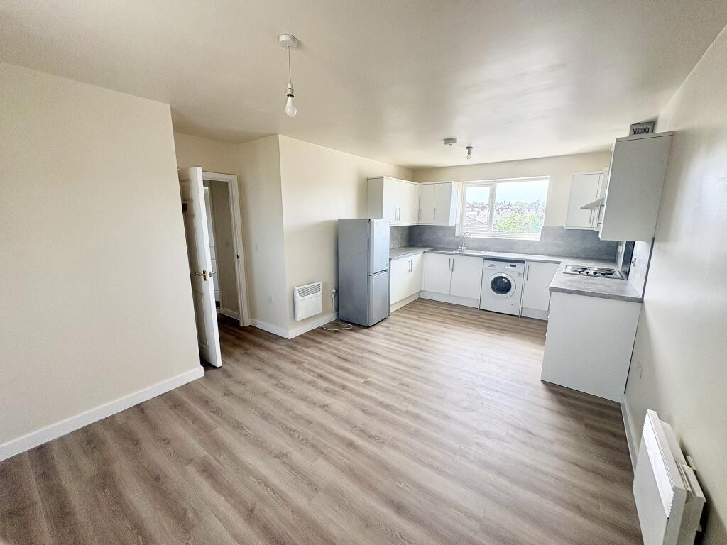 2 bed Apartment for rent in Smethwick. From Dixons Lettings - Bearwood