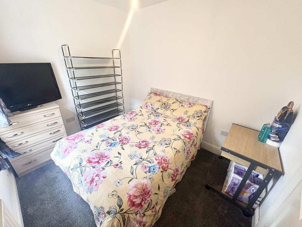 1 bed House Share for rent in Oldbury. From Dixons Lettings - Bearwood