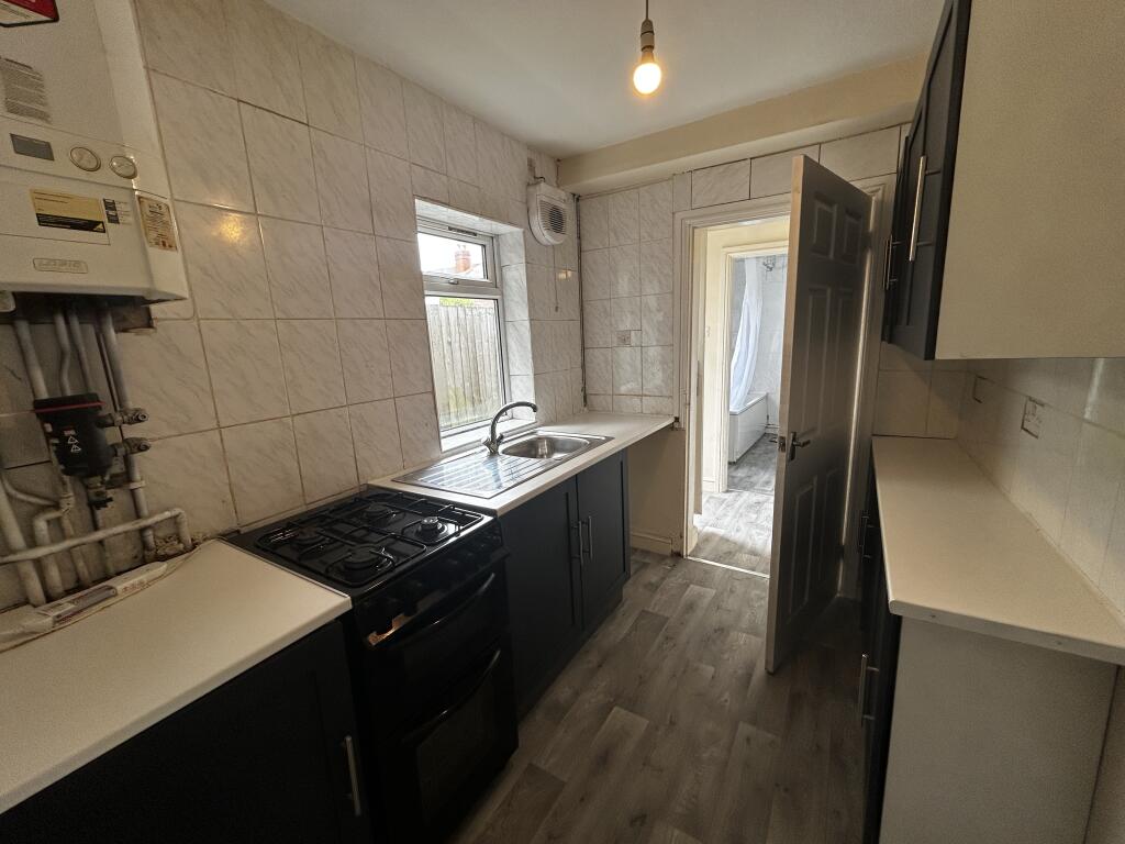3 bed Mid Terraced House for rent in Smethwick. From Dixons Lettings - Bearwood