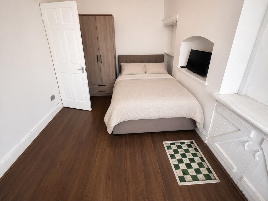 1 bed House Share for rent in Smethwick. From Dixons Lettings - Bearwood 1 bed House Share for rent in Smethwick. From Dixons Lettings - Bearwood