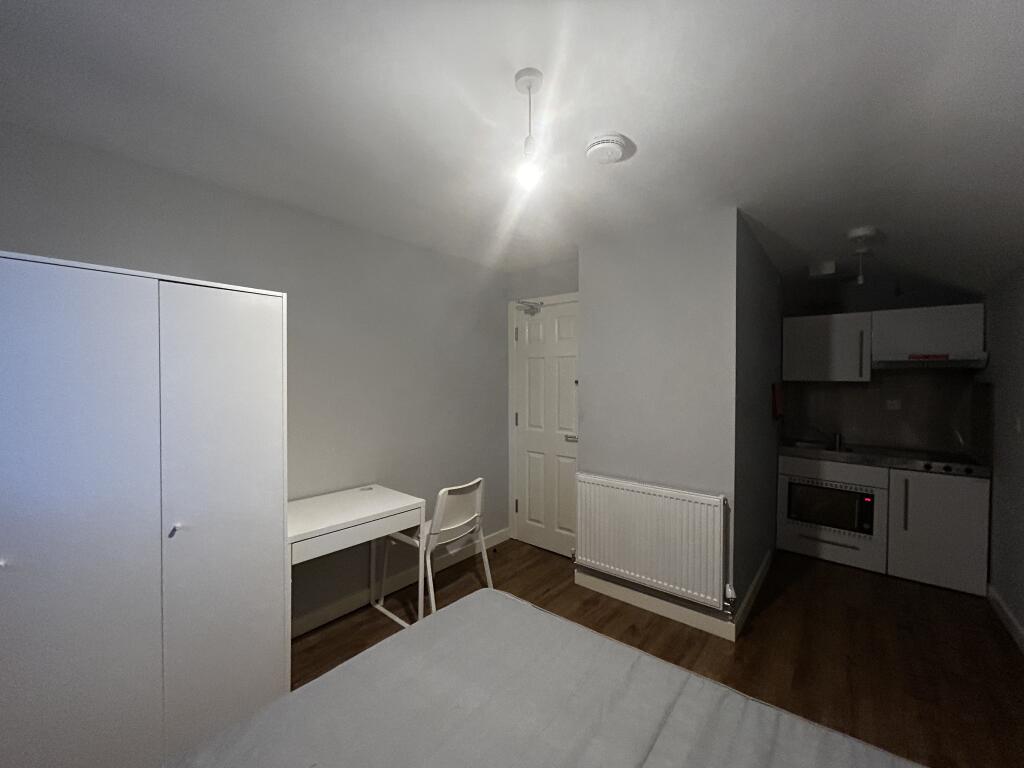 1 bed Apartment for rent in Smethwick. From Dixons Lettings - Bearwood 1 bed Apartment for rent in Smethwick. From Dixons Lettings - Bearwood