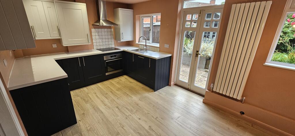3 bed Mid Terraced House for rent in Smethwick. From Dixons Lettings - Bearwood 3 bed Mid Terraced House for rent in Smethwick. From Dixons Lettings - Bearwood