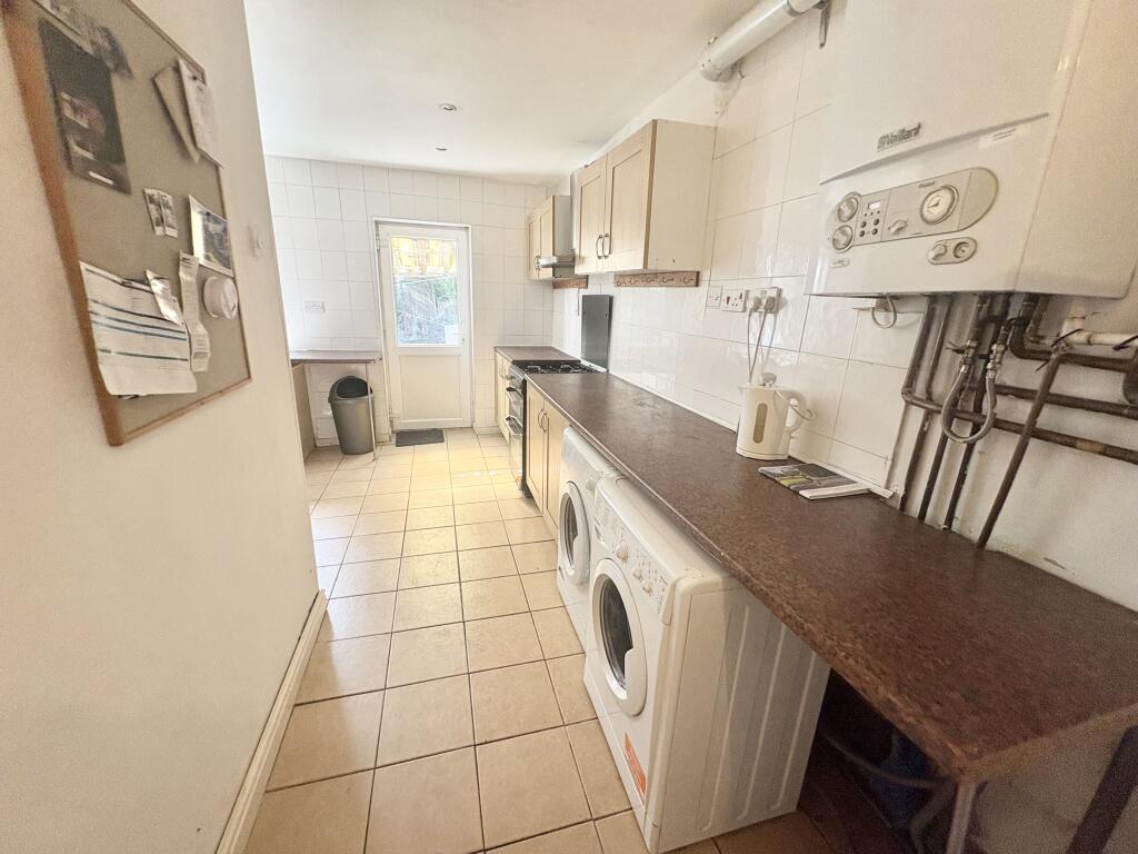6 bed Detached for rent in Birmingham. From Dixons Lettings - Bearwood 6 bed Detached for rent in Birmingham. From Dixons Lettings - Bearwood