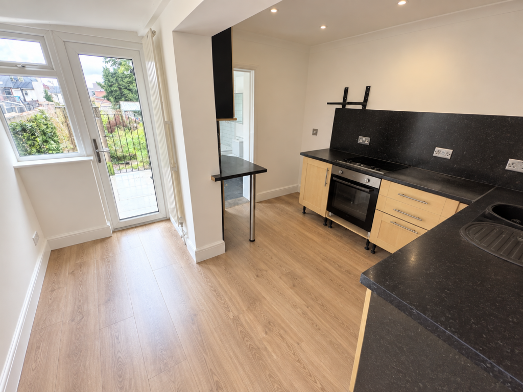 2 bed Mid Terraced House for rent in Smethwick. From Dixons Lettings - Bearwood
