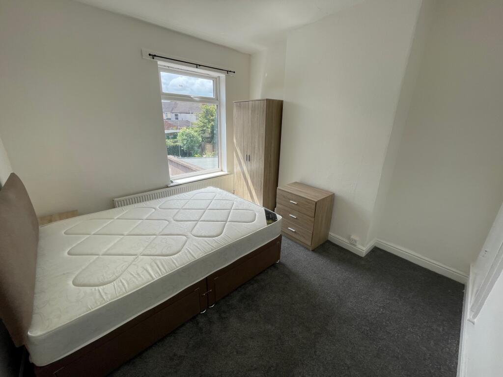 1 bed House Share for rent in Hunnington. From Dixons Lettings - Halesowen 1 bed House Share for rent in Hunnington. From Dixons Lettings - Halesowen