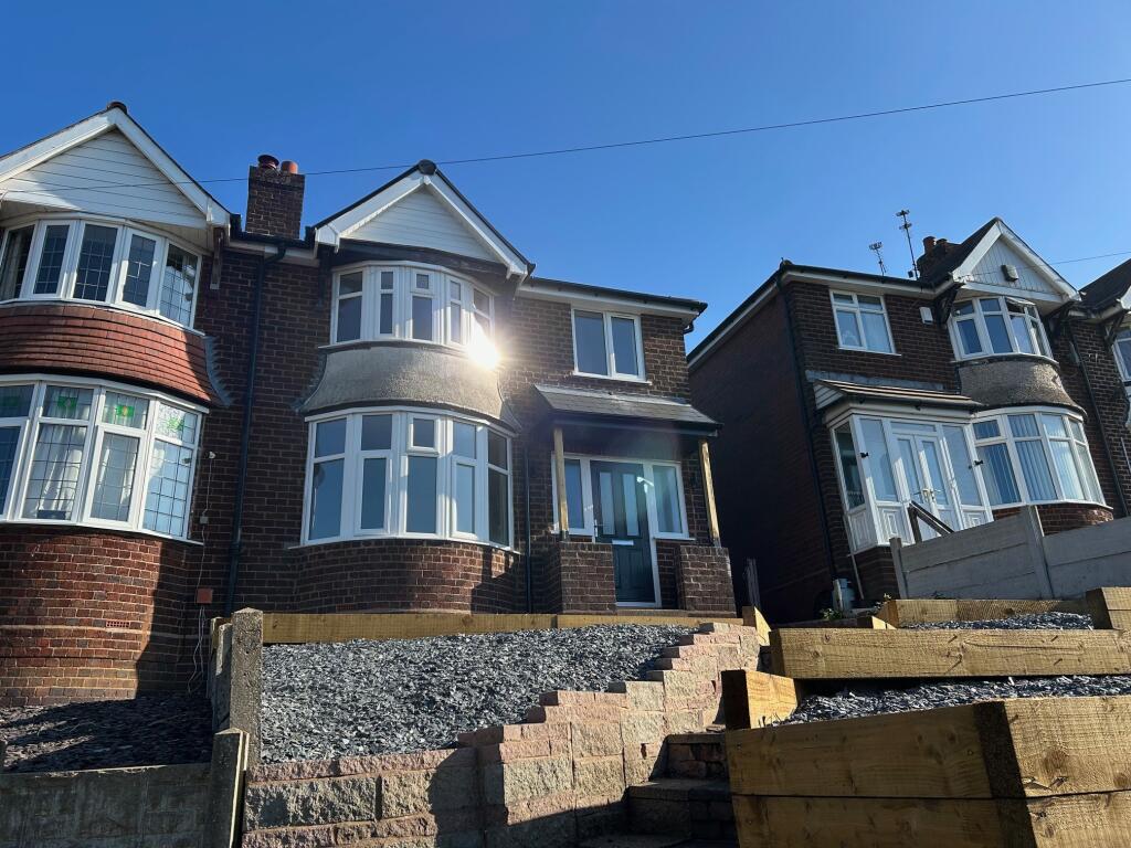 3 bed Detached for rent in Blackheath. From Dixons Lettings - Halesowen 3 bed Detached for rent in Blackheath. From Dixons Lettings - Halesowen