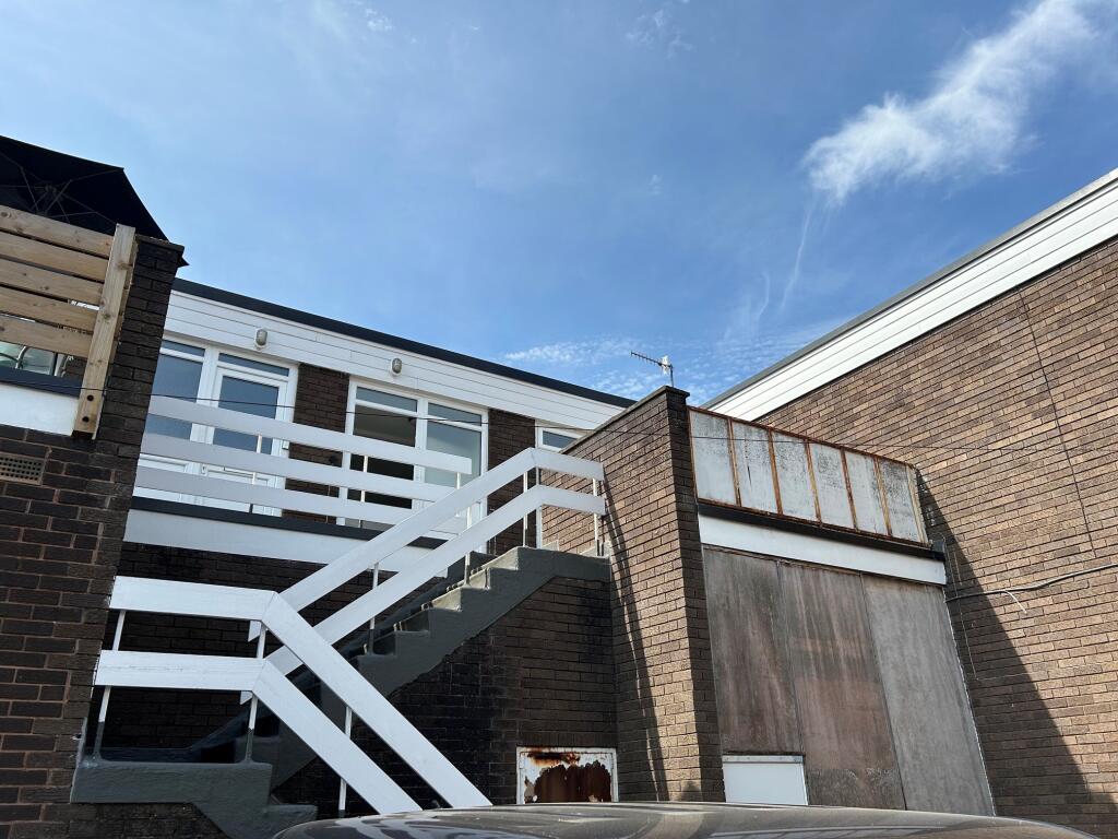 2 bed Apartment for rent in Stourbridge. From Dixons Lettings - Halesowen