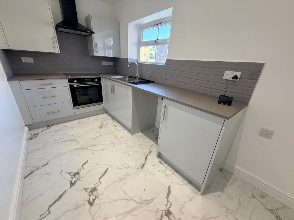 3 bed Apartment for rent in Walsall. From Dixons - Lichfield