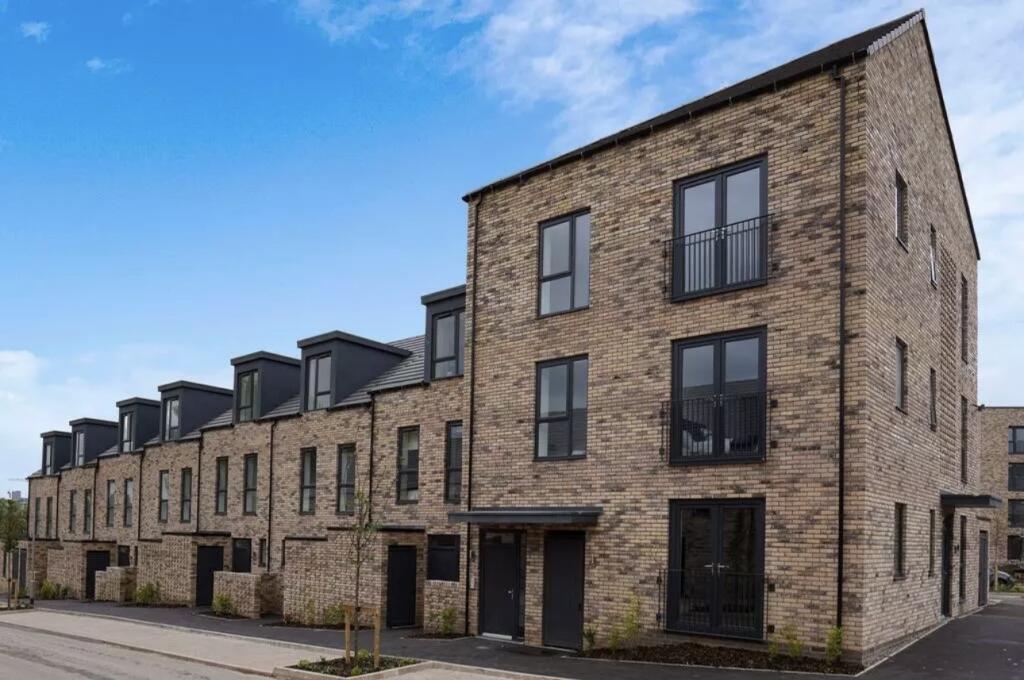 3 bed Mid Terraced House for rent in Birmingham. From Dixons - Moseley 3 bed Mid Terraced House for rent in Birmingham. From Dixons - Moseley
