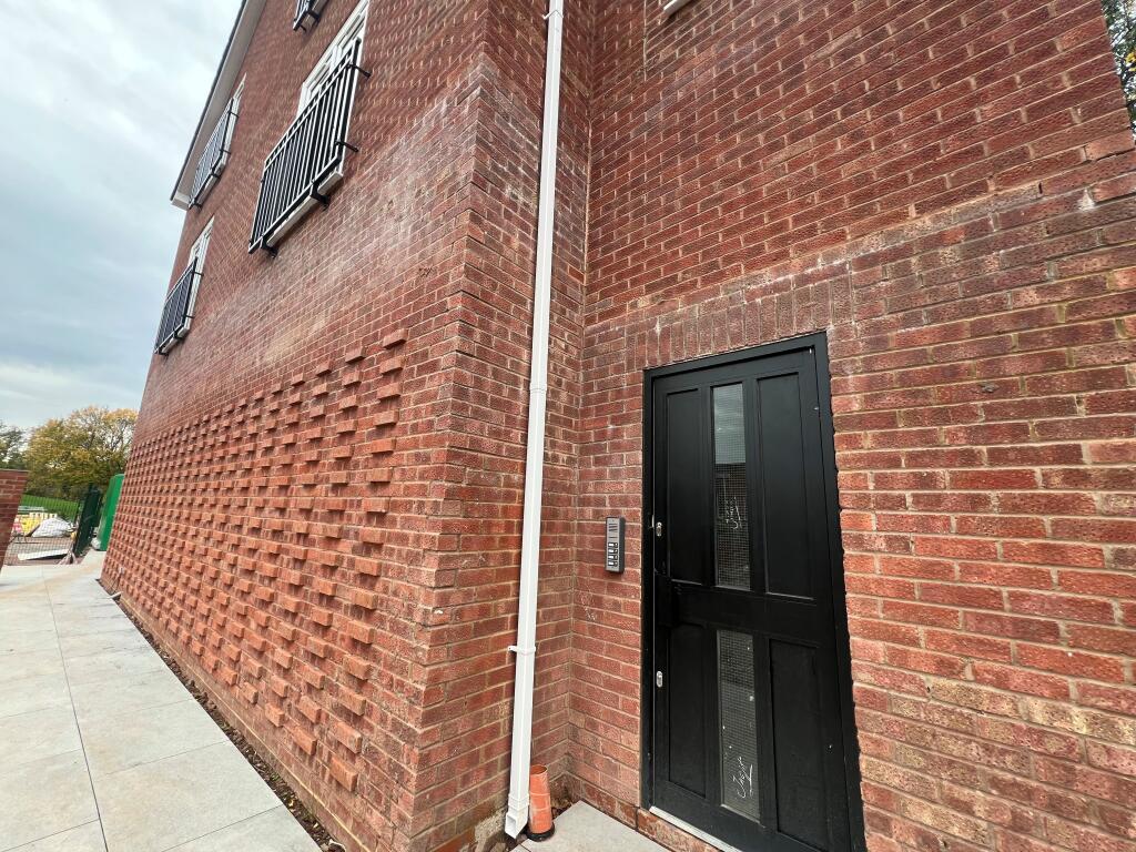 2 bed Apartment for rent in Holt End. From Dixons - Redditch
