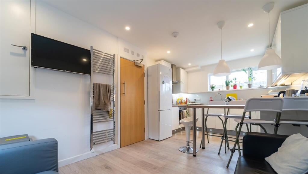 5 bed Detached for rent in Birmingham. From Dixons - Selly Oak