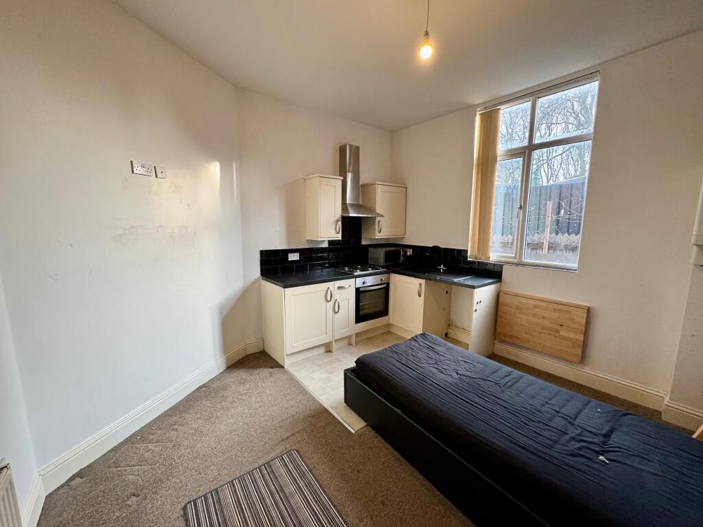 4 bed Studio for rent in Headley Heath. From Dixons - Selly Oak