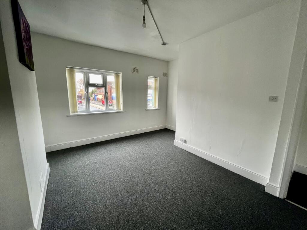 3 bed 1st Floor Flat for rent in Kendal End. From Dixons - Selly Oak