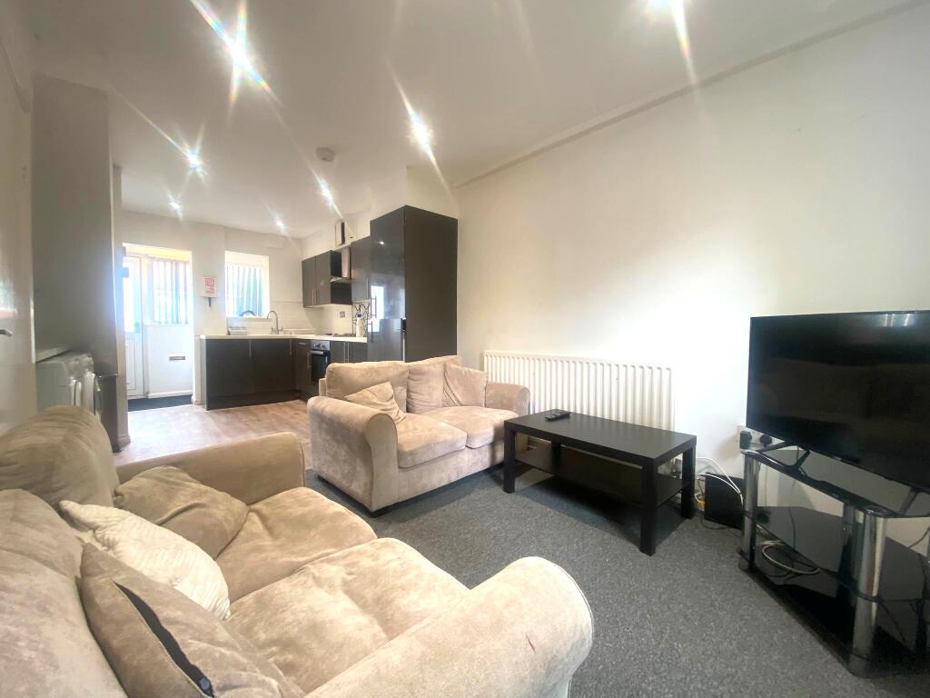 5 bed Detached for rent in Birmingham. From Dixons - Selly Oak 5 bed Detached for rent in Birmingham. From Dixons - Selly Oak