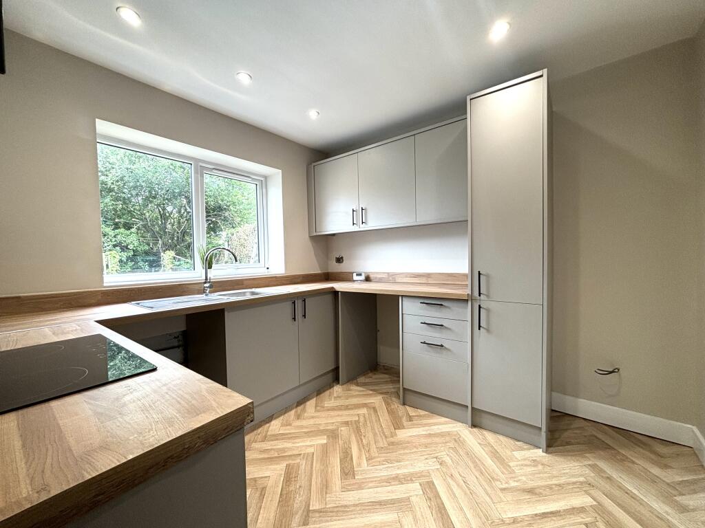 3 bed Detached for rent in Kendal End. From Dixons - Selly Oak 3 bed Detached for rent in Kendal End. From Dixons - Selly Oak