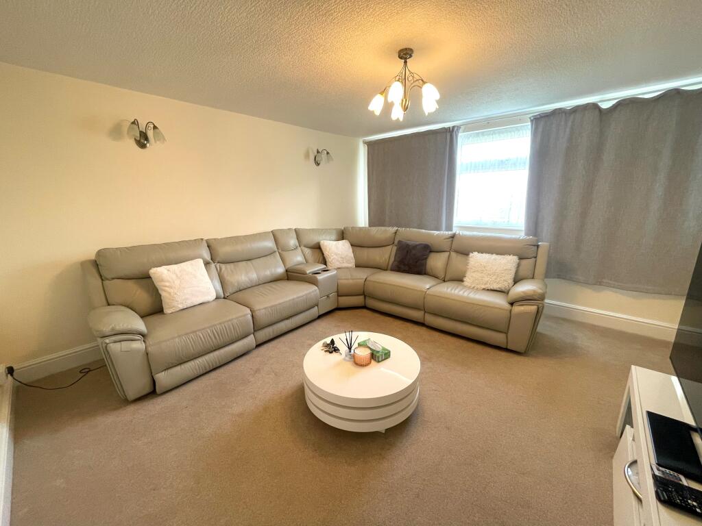 3 bed 1st Floor Flat for rent in Headley Heath. From Dixons - Selly Oak