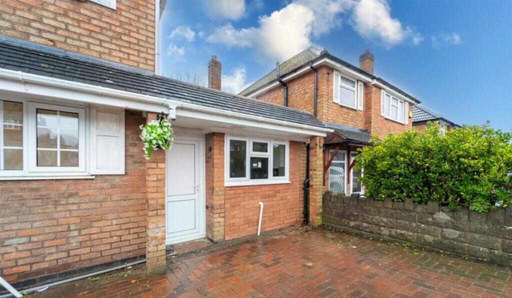 1 bed 1st Floor Flat for rent in Major's Green. From Dixons - Solihull 1 bed 1st Floor Flat for rent in Major's Green. From Dixons - Solihull