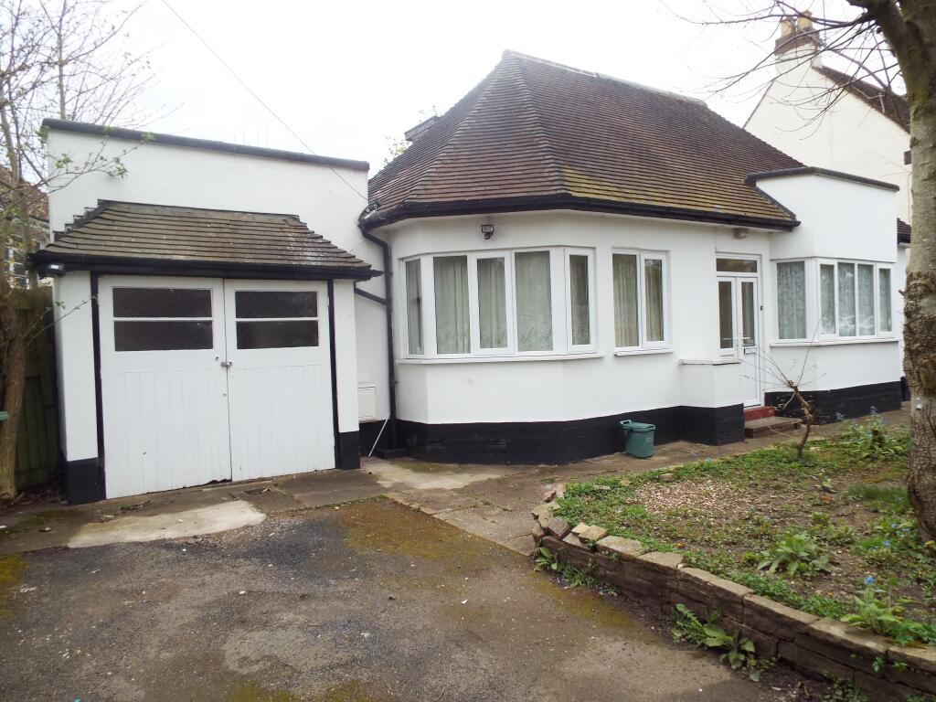 3 bed Bungalow for rent in Wolverhampton. From Dixons - Wolverhampton