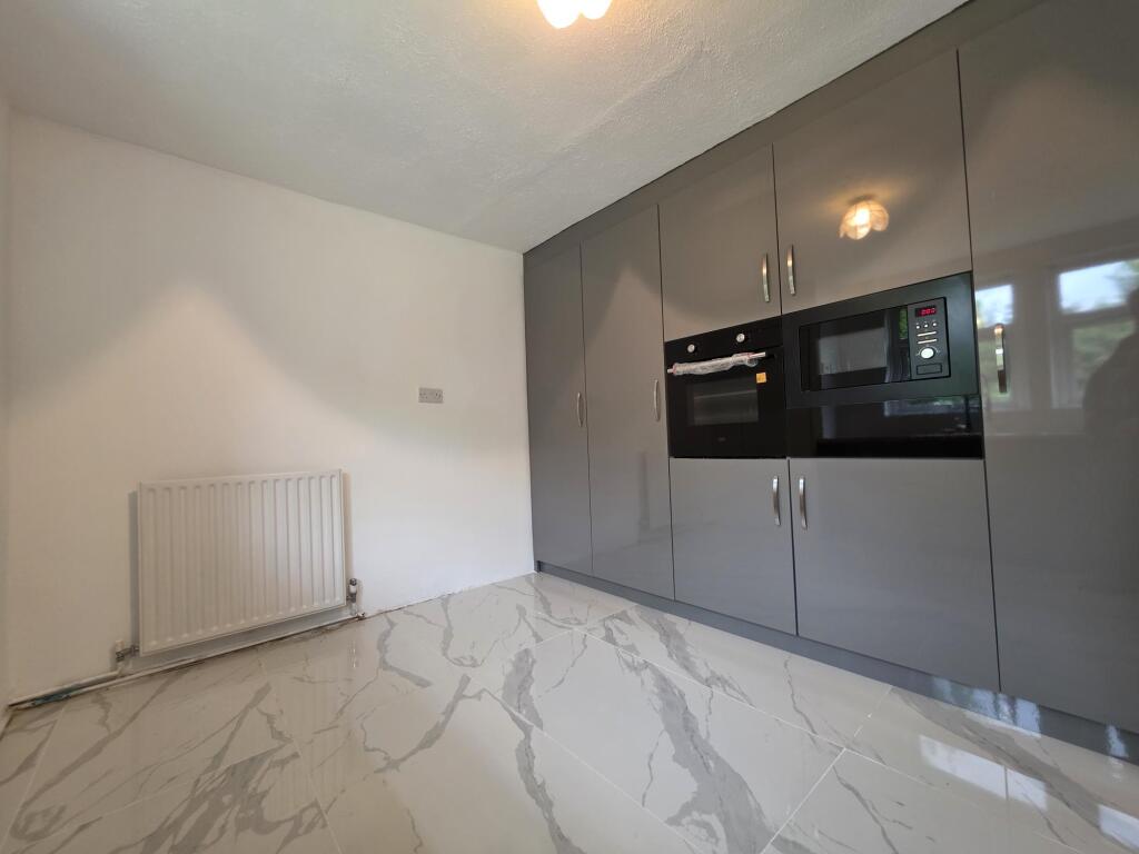 3 bed Detached for rent in Coseley. From Dixons - Wolverhampton 3 bed Detached for rent in Coseley. From Dixons - Wolverhampton