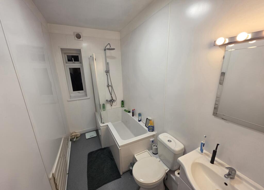 2 bed 1st Floor Flat for rent in Wolverhampton. From Dixons - Wolverhampton 2 bed 1st Floor Flat for rent in Wolverhampton. From Dixons - Wolverhampton