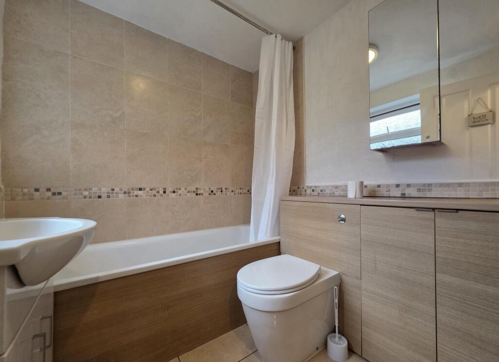 3 bed Detached for rent in Wolverhampton. From Dixons - Wolverhampton