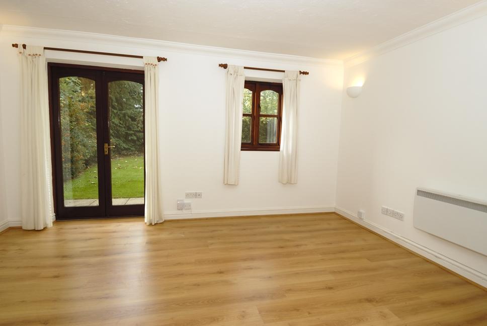 2 bed Apartment for rent in West Molesey. From Dowling Styles - East Molesey