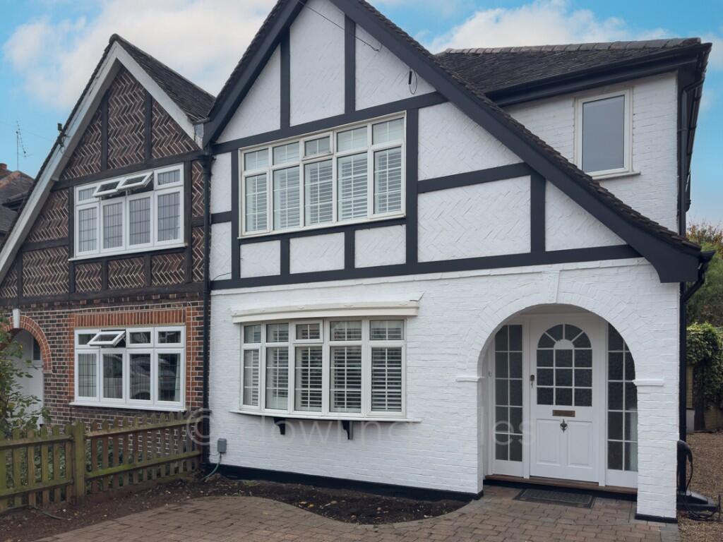 3 bed Semi Detached for rent in East Molesey. From Dowling Styles - East Molesey 3 bed Semi Detached for rent in East Molesey. From Dowling Styles - East Molesey