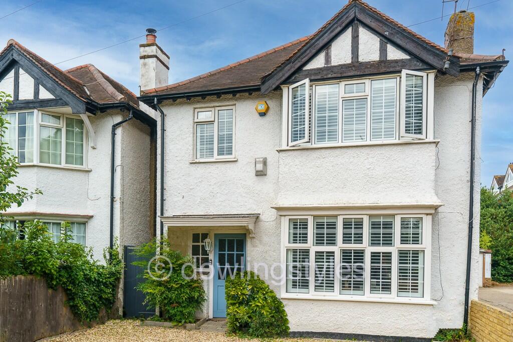 4 bed Detached for rent in East Molesey. From Dowling Styles - East Molesey