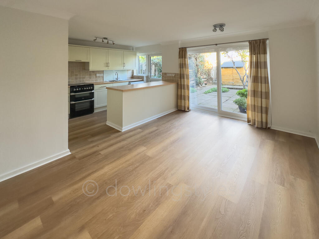 3 bed Mid Terraced House for rent in West Molesey. From Dowling Styles - East Molesey 3 bed Mid Terraced House for rent in West Molesey. From Dowling Styles - East Molesey