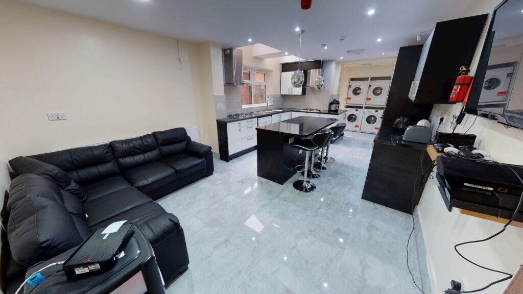 9 bed Detached for rent in Birmingham. From Easy Lettings (Birmingham) Ltd - Birmingham